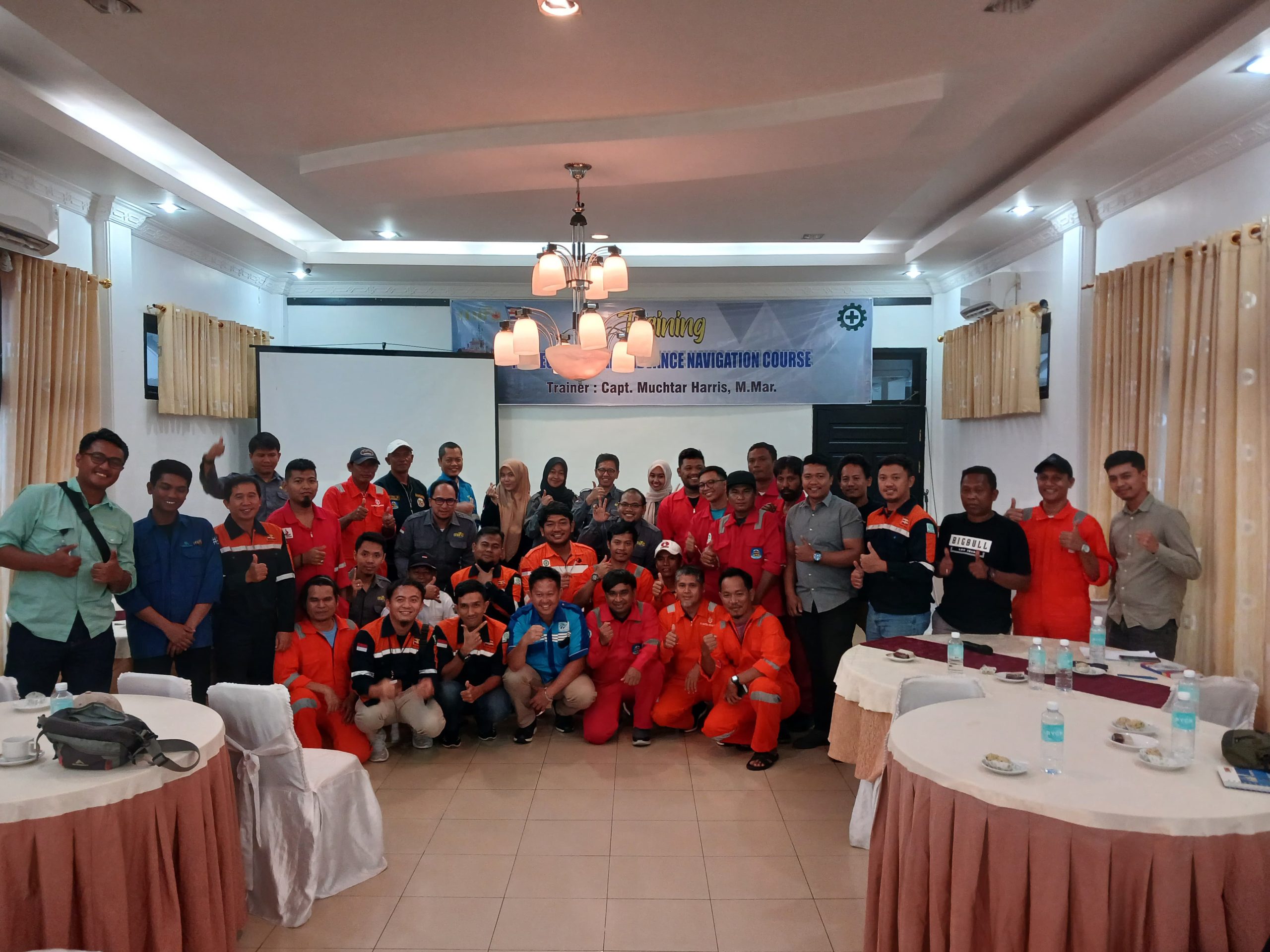 Training Maneuvering and Advance Navigation Course oleh Tirta Nusa Buana dengan Capt. Muchtar Harris, M.Mar. selaku Group Head Port Operation and Transhipment PT Mifa Bersaudara sebagai trainer.